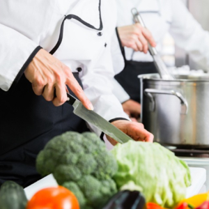 Sine abre vaga de emprego para cozinheira em Rio Negro