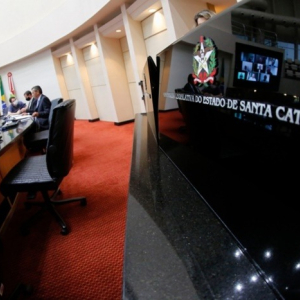 Deputados aprovam instauração de CPI para apurar compra de respiradores em SC