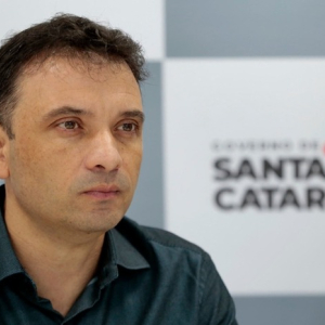 Secretário de Saúde, Helton Zeferino, deixa cargo em meio à investigação