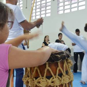 Projeto vai levar aulas de dança e capoeira para crianças e adolescentes de Mafra