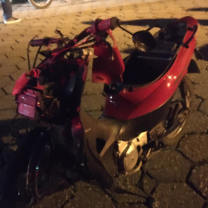 Motociclista é atingida por carro que fugiu sem prestar socorro em Mafra