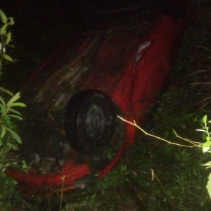 Veículo capota e jovem fica ferido em colisão na SC-114, em Itaiópolis
