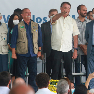 “Não devemos nos acovardar”, diz Bolsonaro durante visita a Florianópolis