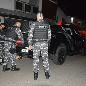 BOPE recolhe e detona explosivos encontrados na casa de suspeito em Rio Negro