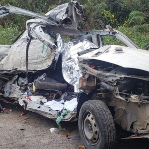 Motorista morre após colisão entre carro e carreta na BR-280, em Mafra