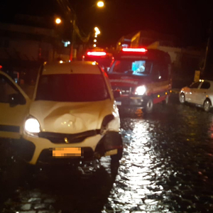 Acidente de trânsito deixa três pessoas feridas em Mafra