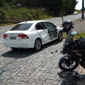 Motociclista fica gravemente ferido após colisão com veículo em Itaiópolis