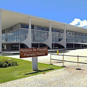 Auxílio emergencial: governo sanciona com vetos ampliação de beneficiários