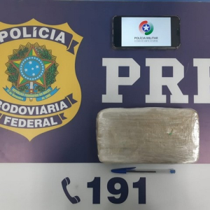 Dois homens são presos com 1 kg de crack na BR 116, em Mafra