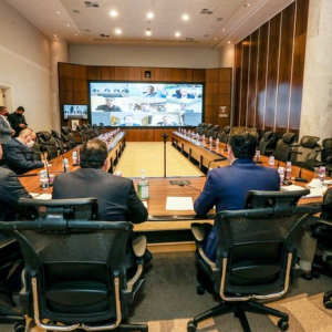 Paraná discute retomada econômica com setor madeireiro