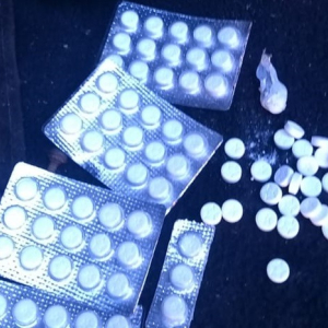 PRF apreende comprimidos de rebite e cocaína com caminhoneiro em Mafra
