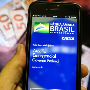 Caixa paga hoje auxílio emergencial a nascidos em abril