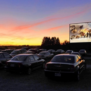 Rio Negrinho realiza sessão de cinema drive-in