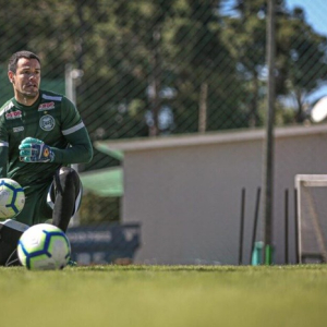 Paraná autoriza treinos físicos para clubes de futebol profissional