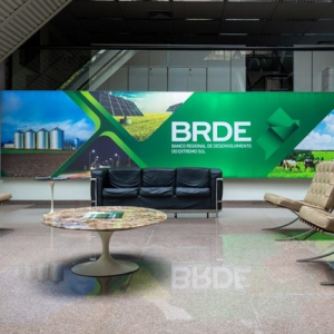 BRDE repactua contratos e beneficia empresas catarinenses