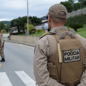 Governo negocia aumento salarial para trabalhadores da segurança pública de SC
