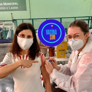 Ex-candidata em Mafra, Adriana Dornelles justifica motivo de ser vacinada em Rio Negro