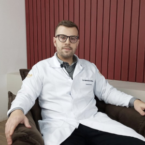 Dermatologista Gabriel Andreola será convidado do programa Momento Unimed