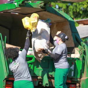 Confira o cronograma semanal das coletas convencional e seletiva em Rio Negro