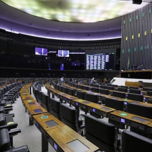 Câmara aprova projeto que proíbe despejos até fim de 2021
