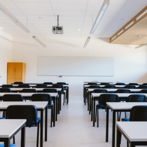 Deputados aprovam mudanças no calendário escolar até fim do ano
