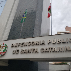 Defensoria Pública de SC lança concurso com salário de R$ 15,8 mil