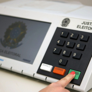 Deputados aprovam texto-base do novo código eleitoral
