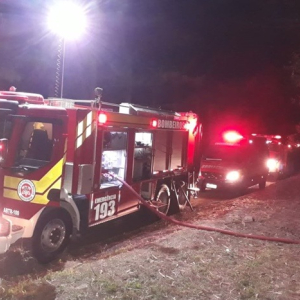 Casa vazia é alvo de incêndio no interior de Mafra