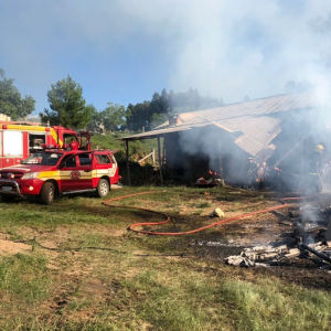 Estufa é destruída por incêndio na localidade de Saltinho do Canivete