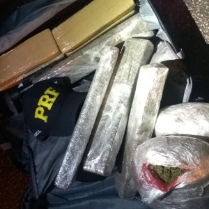 Adolescente é apreendido com dois quilos de skunk e nove quilos de maconha em Mafra