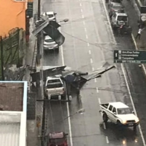 Temporal causa estragos em Riomafra; veja imagens