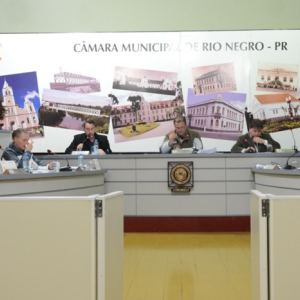 Projeto que reduz salário de prefeito e vereadores é aprovado pela Câmara