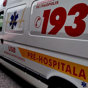 Homem cai de telhado com três metros de altura em Itaiópolis