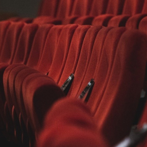 Em novo decreto, Mafra libera atividades em cinemas