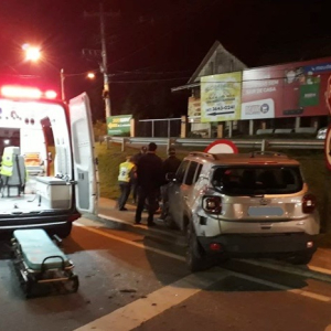 Acidente seguido de atropelamento deixa ciclista ferido em Mafra