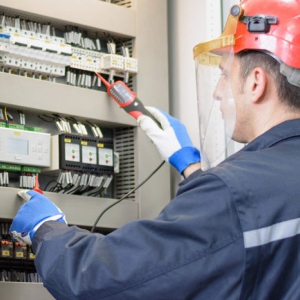 Sine tem vagas para eletricista e marceneiro em Rio Negro