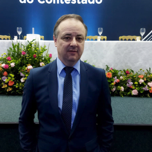 Professor Luciano Bendlin toma posse como reitor da UNC