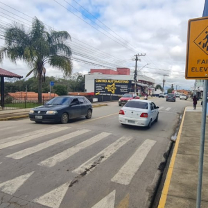 Rua Gustavo Friedrich registra mais de 10% do total de acidentes de trânsito, entenda