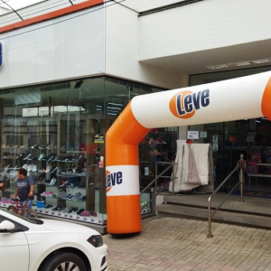 Lojas Leve lança promoção de Dia dos Namorados com ofertas em roupas e calçados
