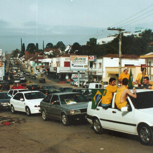 Riomafra nas ruas comemorando o penta: lembranças de 30 de junho de 2002