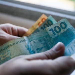 Comissão da Câmara aprova PEC que concede R$ 41 bilhões em benefícios sociais