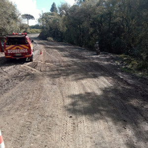 Homem fica ferido após queda de moto no interior de Mafra