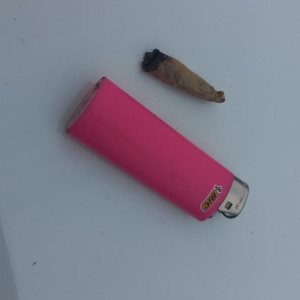 Adolescente de apenas 13 anos é flagrado fumando maconha em Mafra