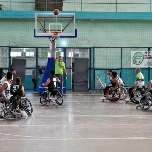 Pela primeira vez na história, Rio Negro realiza partida de basquete em cadeira de rodas