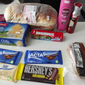 Homem é flagrado furtando toucinho e chocolates em mercado na Vila Ivete