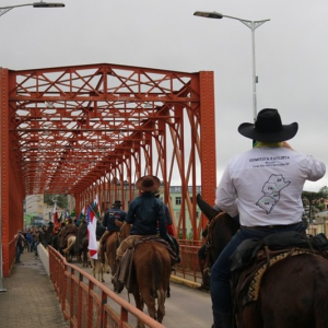 Comitiva refaz Caminho das Tropas e registra passagem por Riomafra