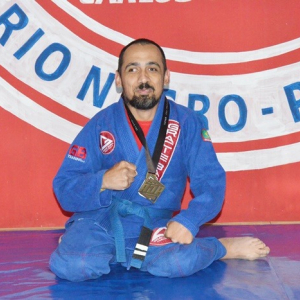 Destaque em campeonato de parajiujitsu, atleta celebra primeiro pódio