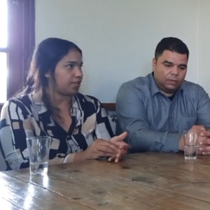 “Eu vou comer hoje, amanhã eu não sei”: casal de médicos fala sobre crise econômica na Venezuela