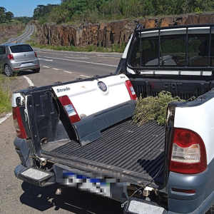 Fox e Fiat Strada colidem na SC-477, em Itaiópolis