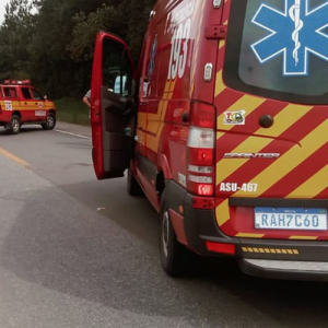 Jovem de 20 anos é atropelada por carreta na BR-280, em Mafra